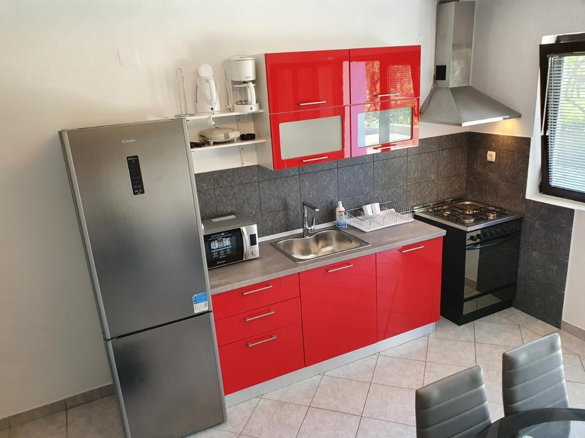 לופאר Apartments Marusic - Kristijan מראה חיצוני תמונה