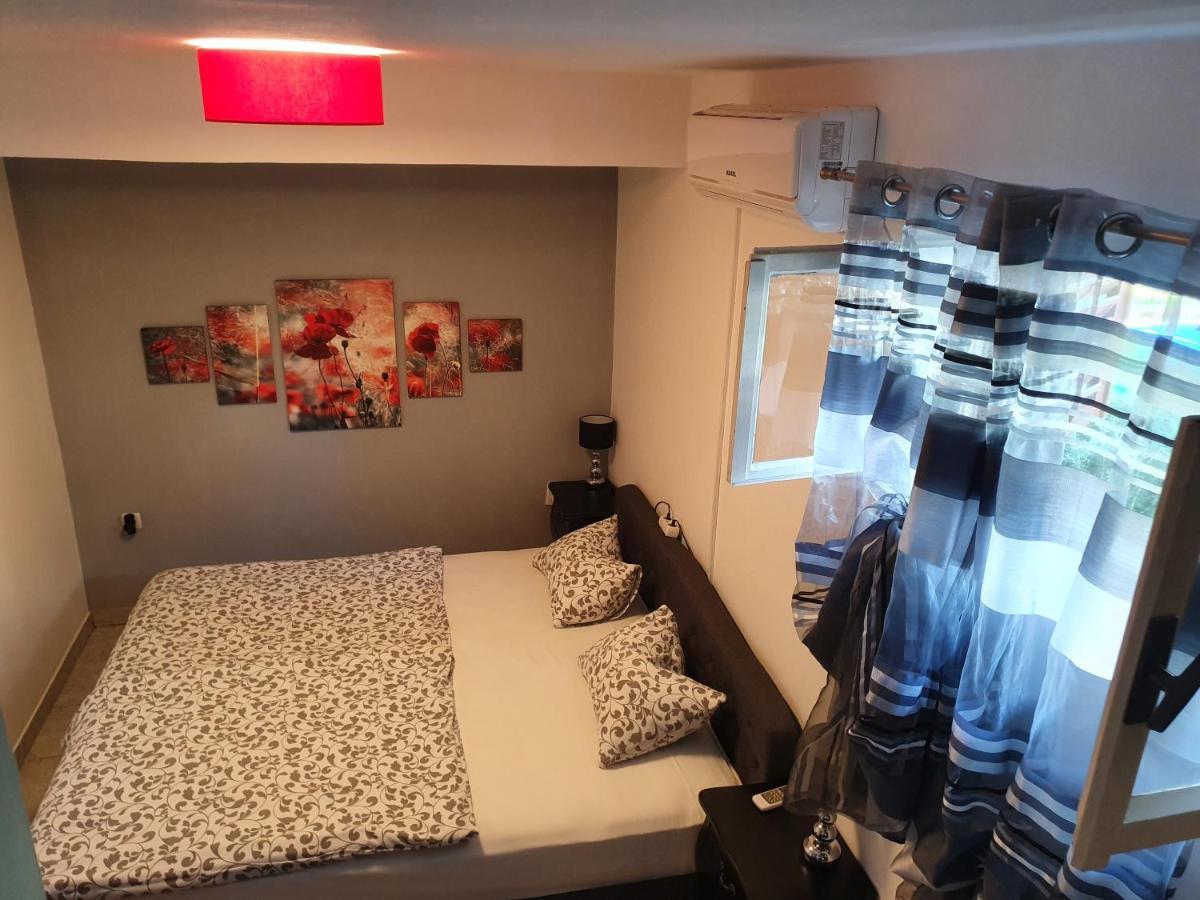 לופאר Apartments Marusic - Kristijan מראה חיצוני תמונה