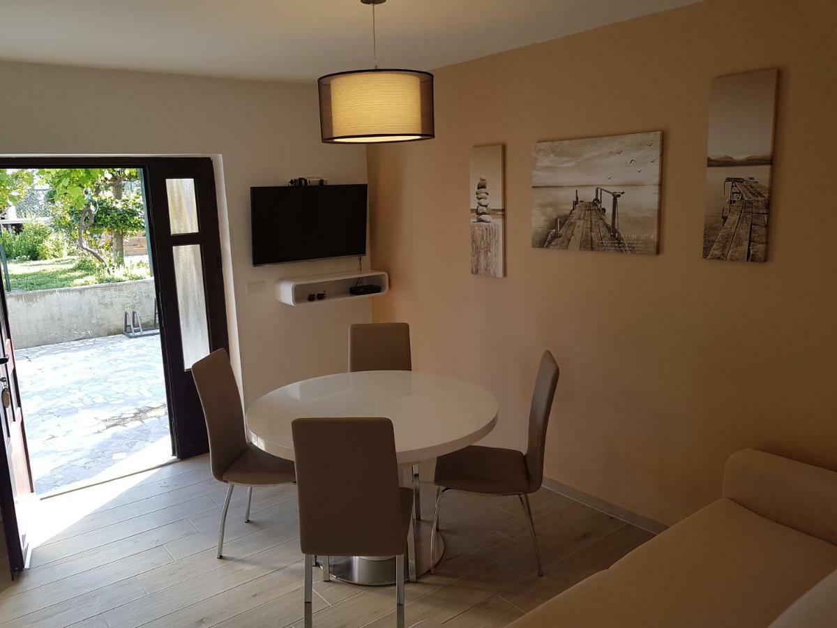 לופאר Apartments Marusic - Kristijan מראה חיצוני תמונה